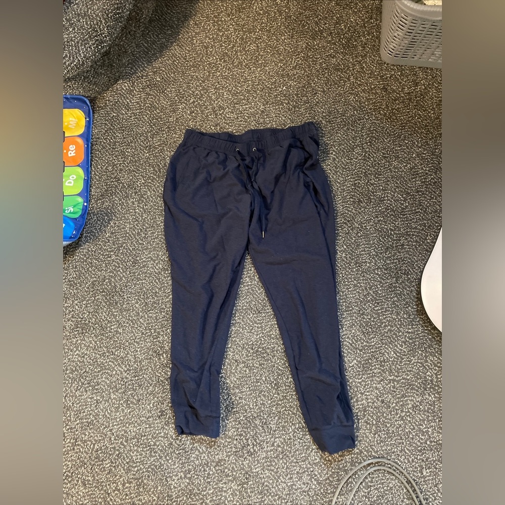 Old navy breathe on navy blue joggers